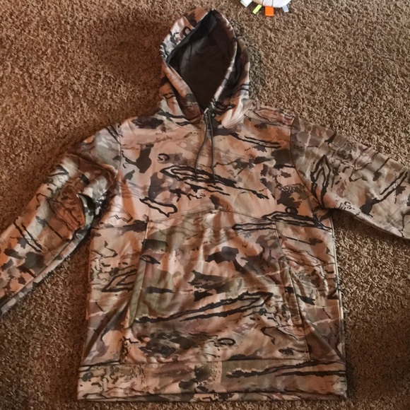 under armour barren hoodie
